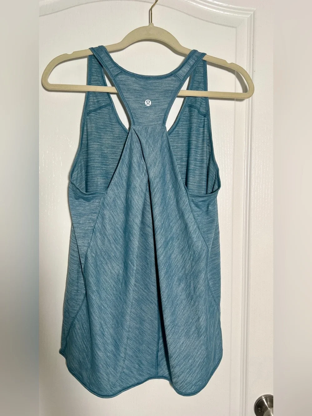 EUC Lululemon Essential Tank Size 10-12